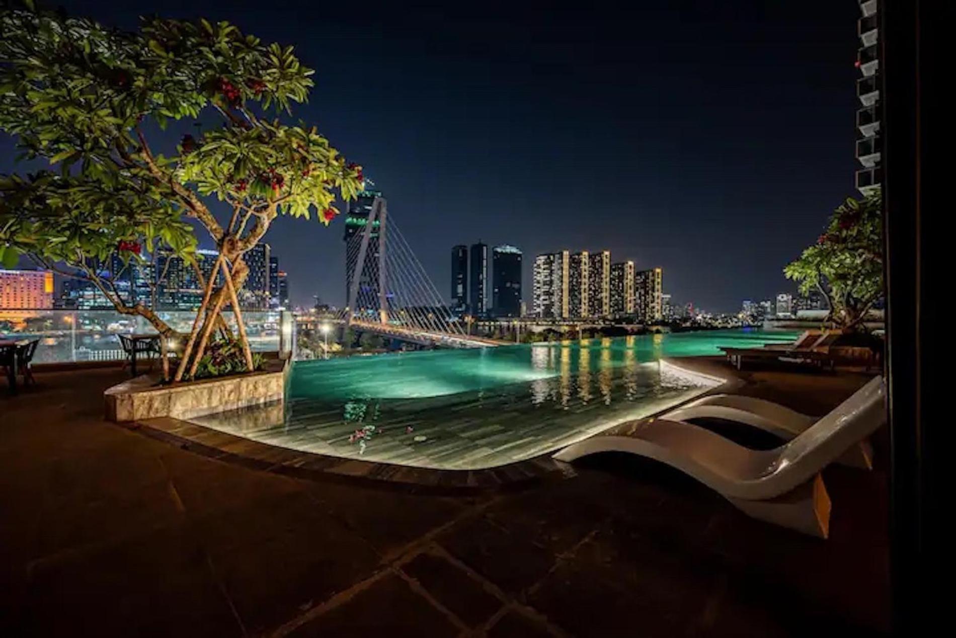 The Opera Apartment Cental Saigon Free Pool-Gym-Sauna Room- Golf Mini Ciudad Ho Chi Minh  Exterior foto