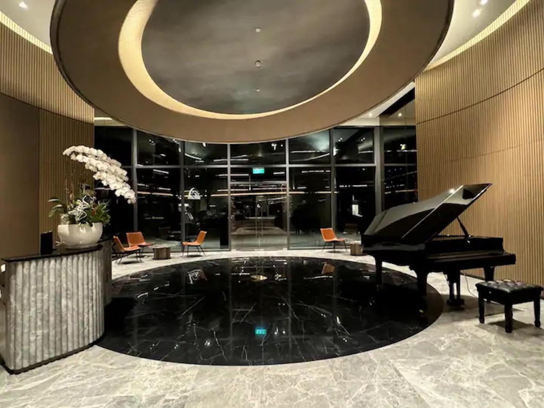 The Opera Apartment Cental Saigon Free Pool-Gym-Sauna Room- Golf Mini Ciudad Ho Chi Minh  Exterior foto